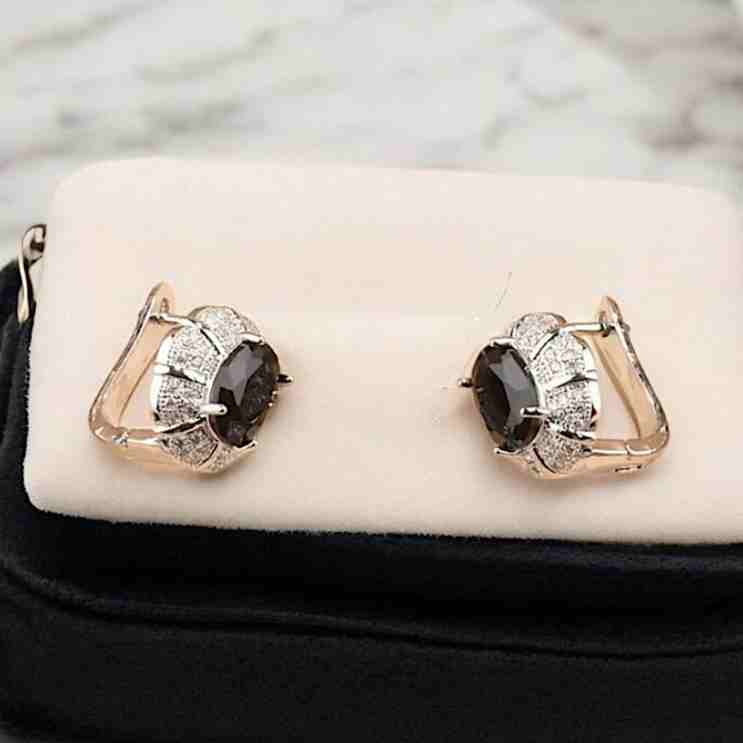 EXQUISITE OVAL BLACK EARRINGS