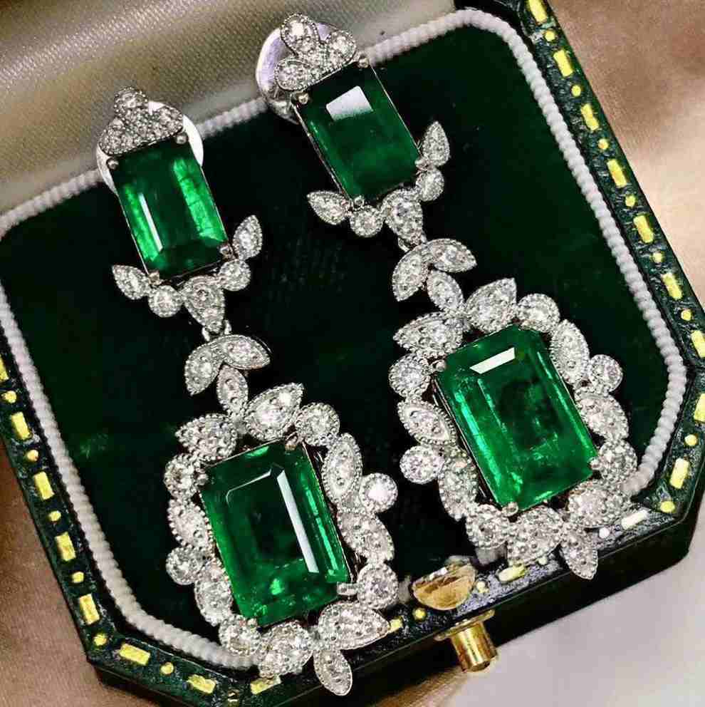 LUXURY EMERALD GREEN CUBIC ZIRCONIA EARRINGS