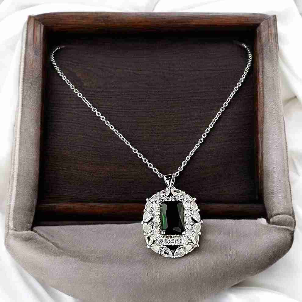 LUXURY EMERALD GREEN CUBIC ZIRCONIA PENDANT (chain included)