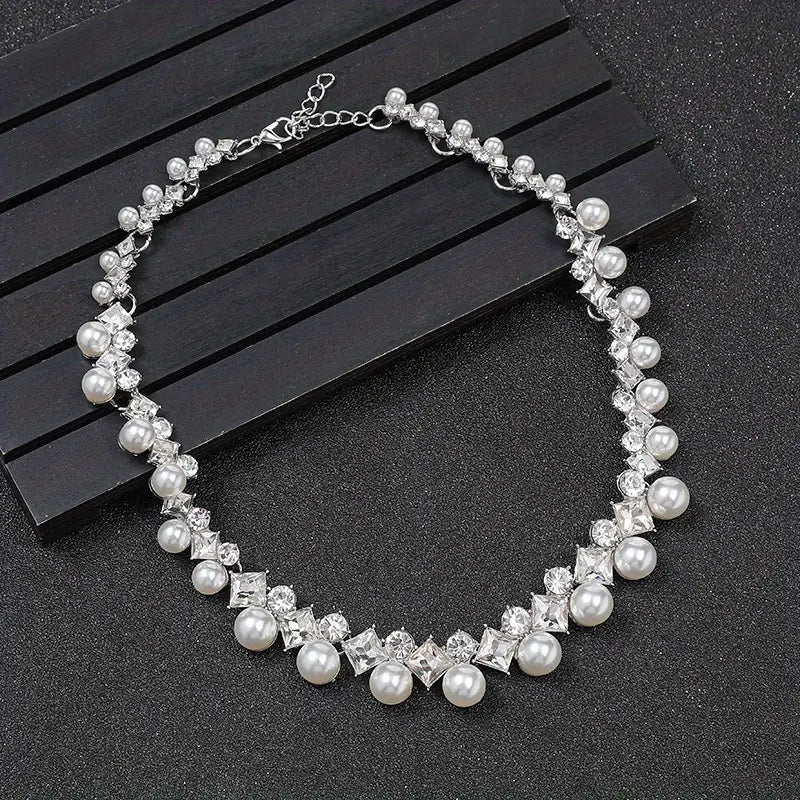CLASSIC PEARL NECKLACE