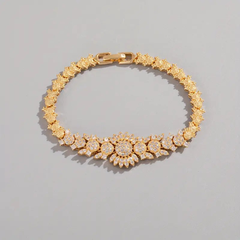 FEMININE GOLD BRACELET