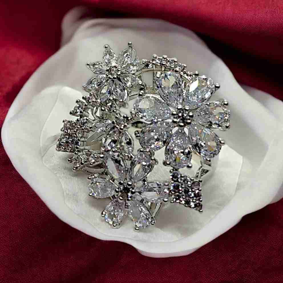 FLOWER PETAL RING