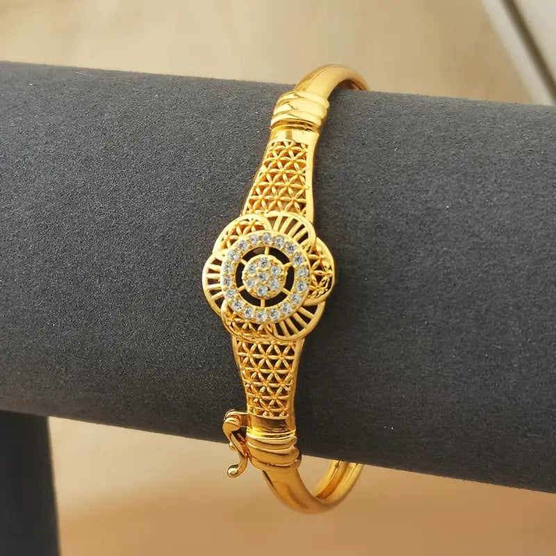 FLOWER CUFF BRACELET