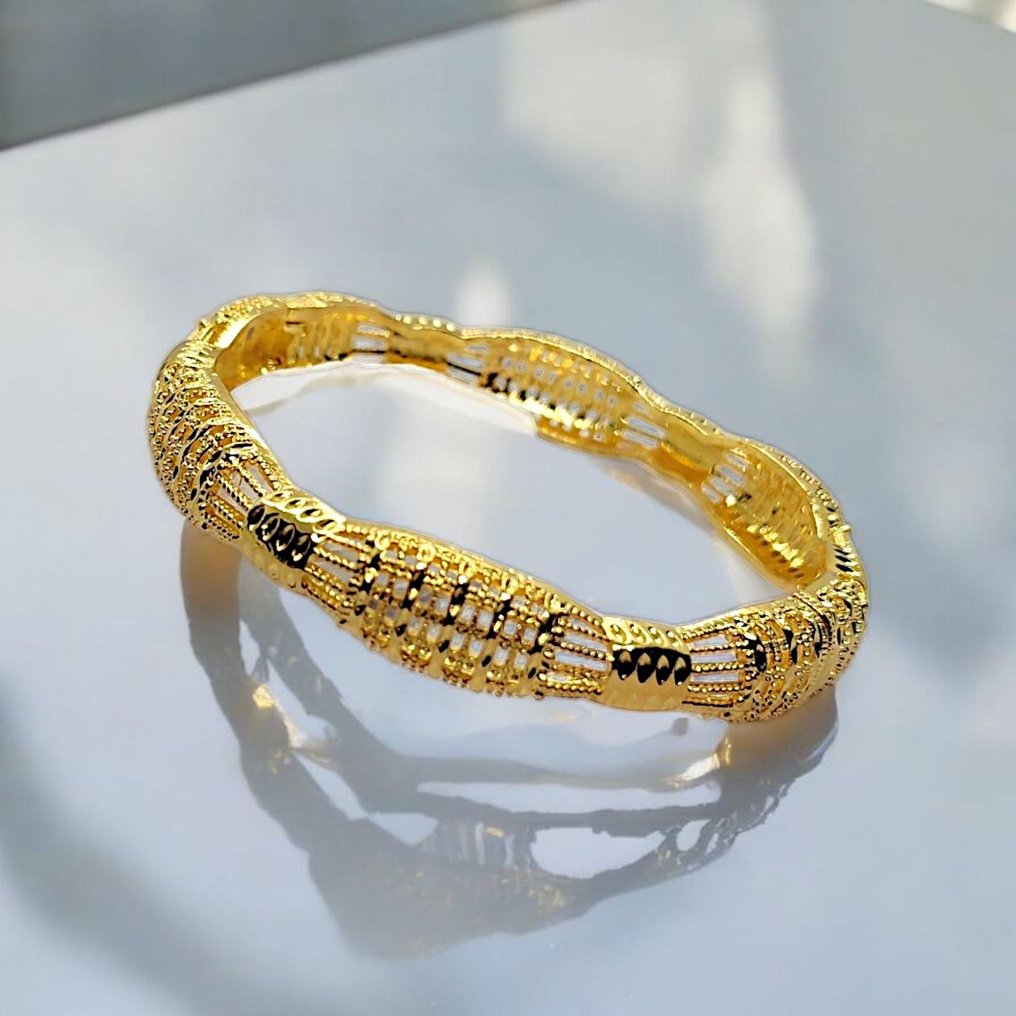 GOLD NET BANGLE