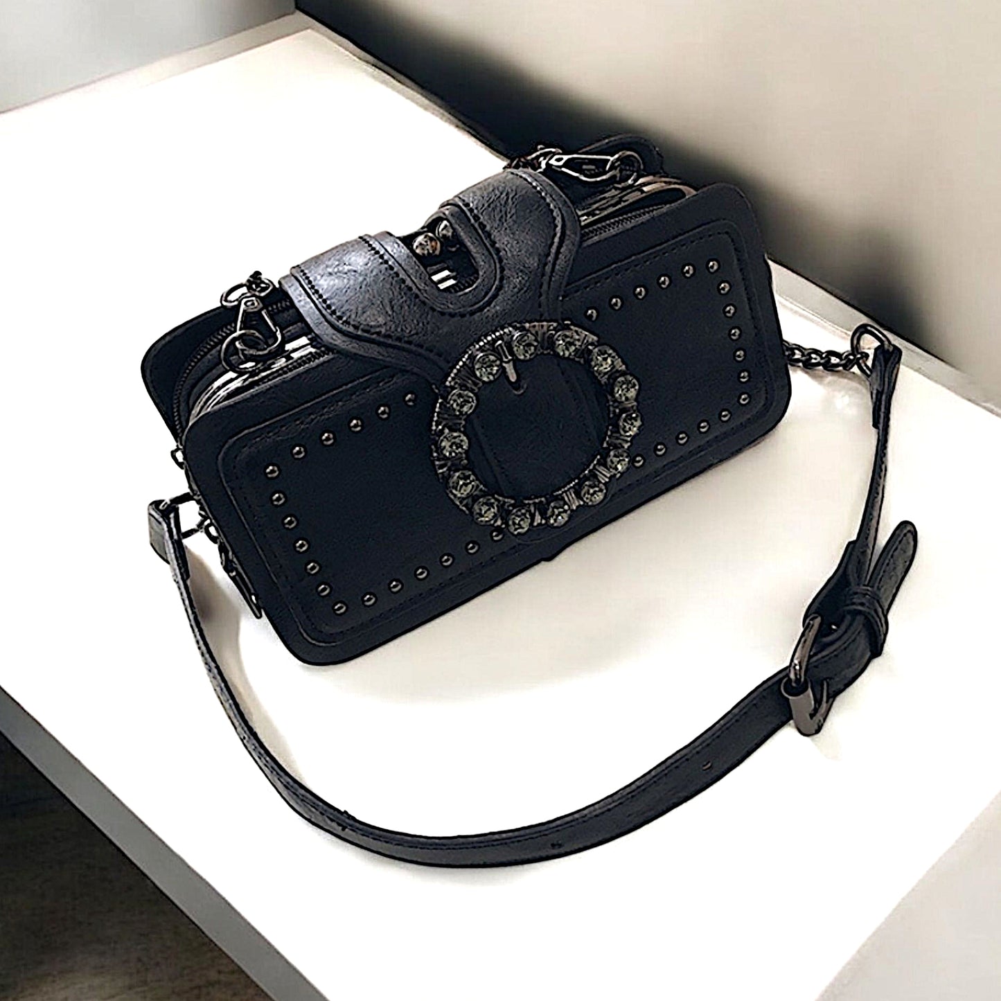 BLACK LUXURY ROUND RHINESTONE BUCKLE SHOULDER BAG