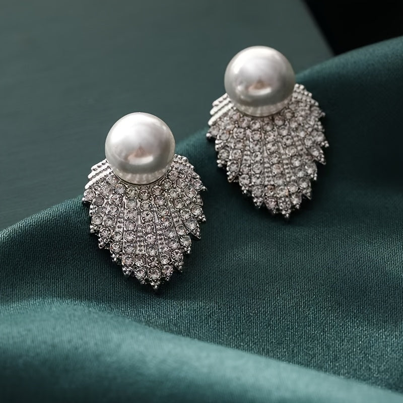 WHITE PEARL STUD EARRINGS