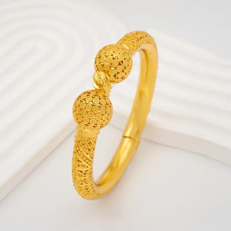 BALL CUFF BRACELET