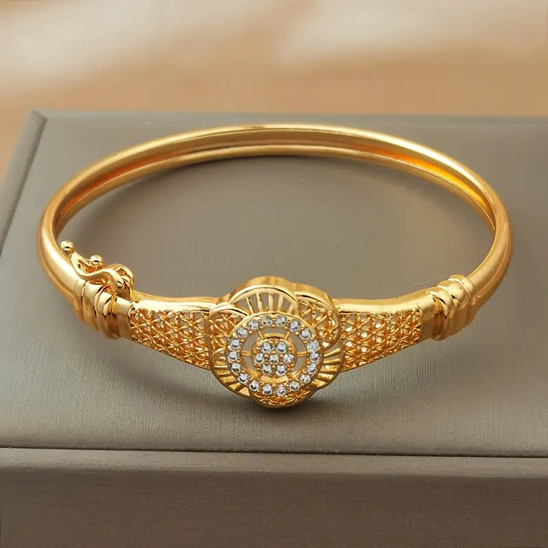 FLOWER CUFF BRACELET