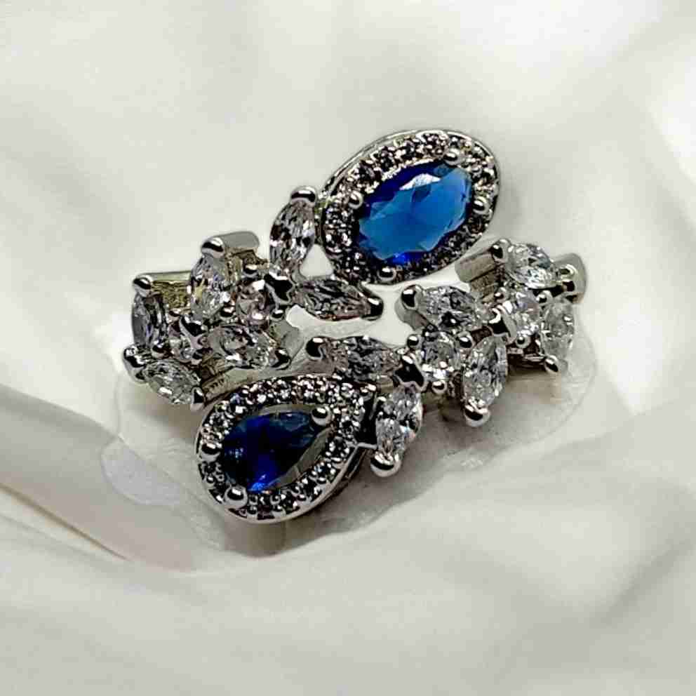BLUE PETAL RING