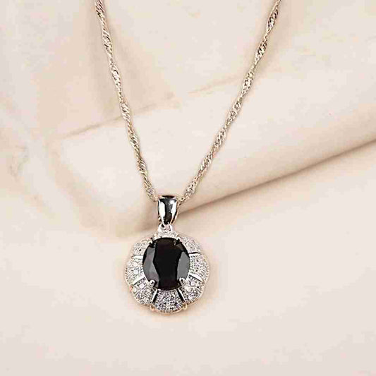 EXQUISITE OVAL BLACK PENDANT (Chain included)