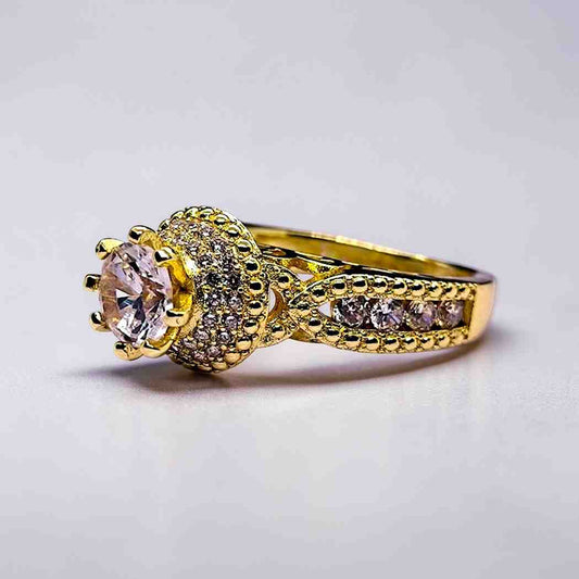 ELEGANT GOLD RING