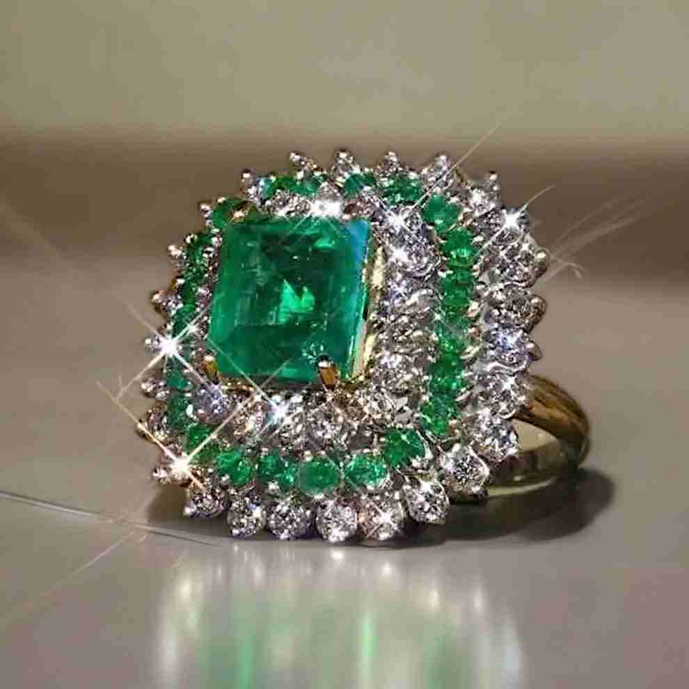 REGAL RADIANCE GREEN RING