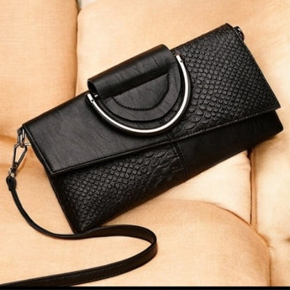 BLACK CROCODILE HANDBAG