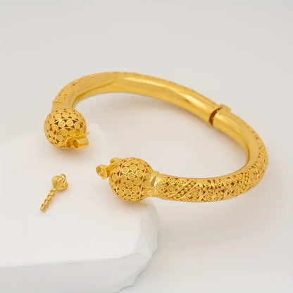 BALL CUFF BRACELET