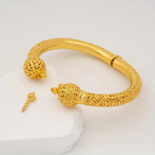 BALL CUFF BRACELET