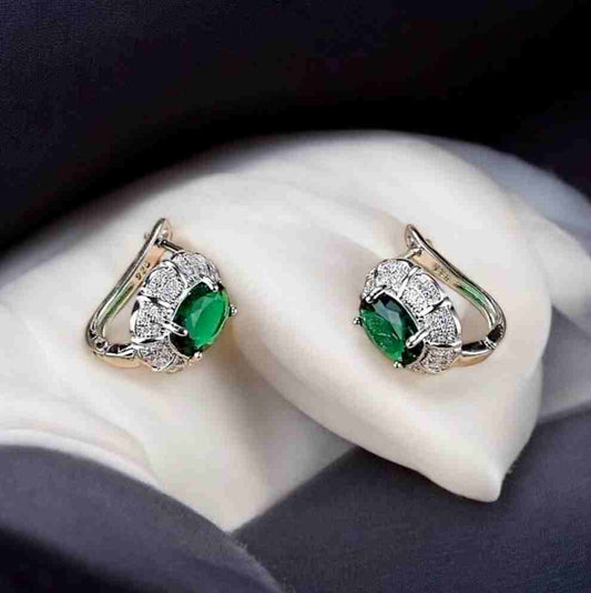 EXQUISITE OVAL GREEN EARRINGS