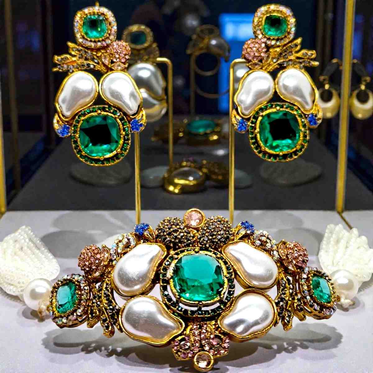 TURKISH TURQUOISE CHOKER