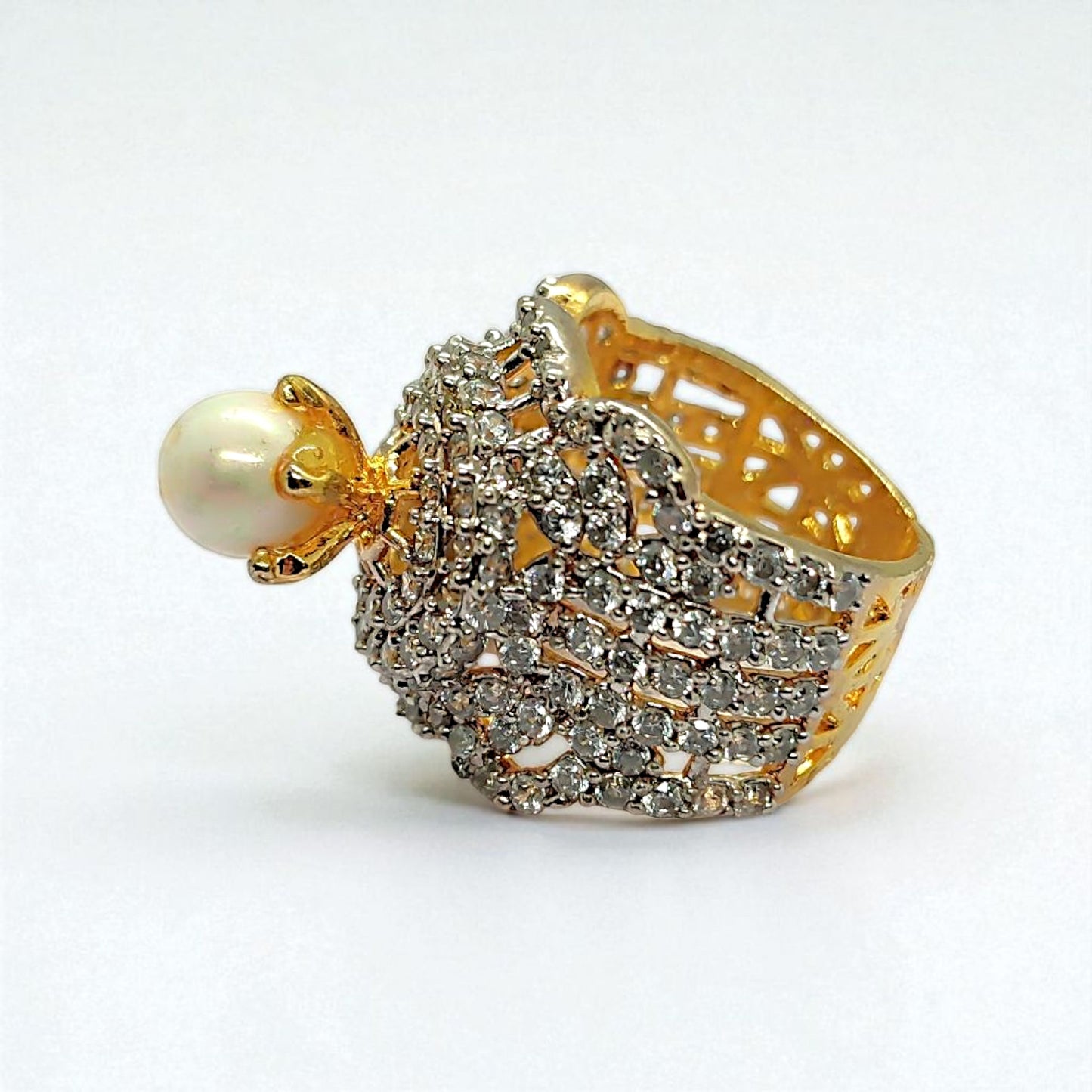 TURKISH WHITE PEARL RING