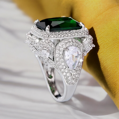 LUXURY EMERALD GREEN CUBIC ZIRCONIA RING