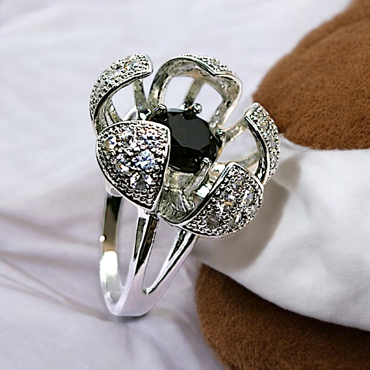 ROUND BLACK ZIRCON RING