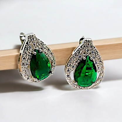 GREEN DROP EARRINGS