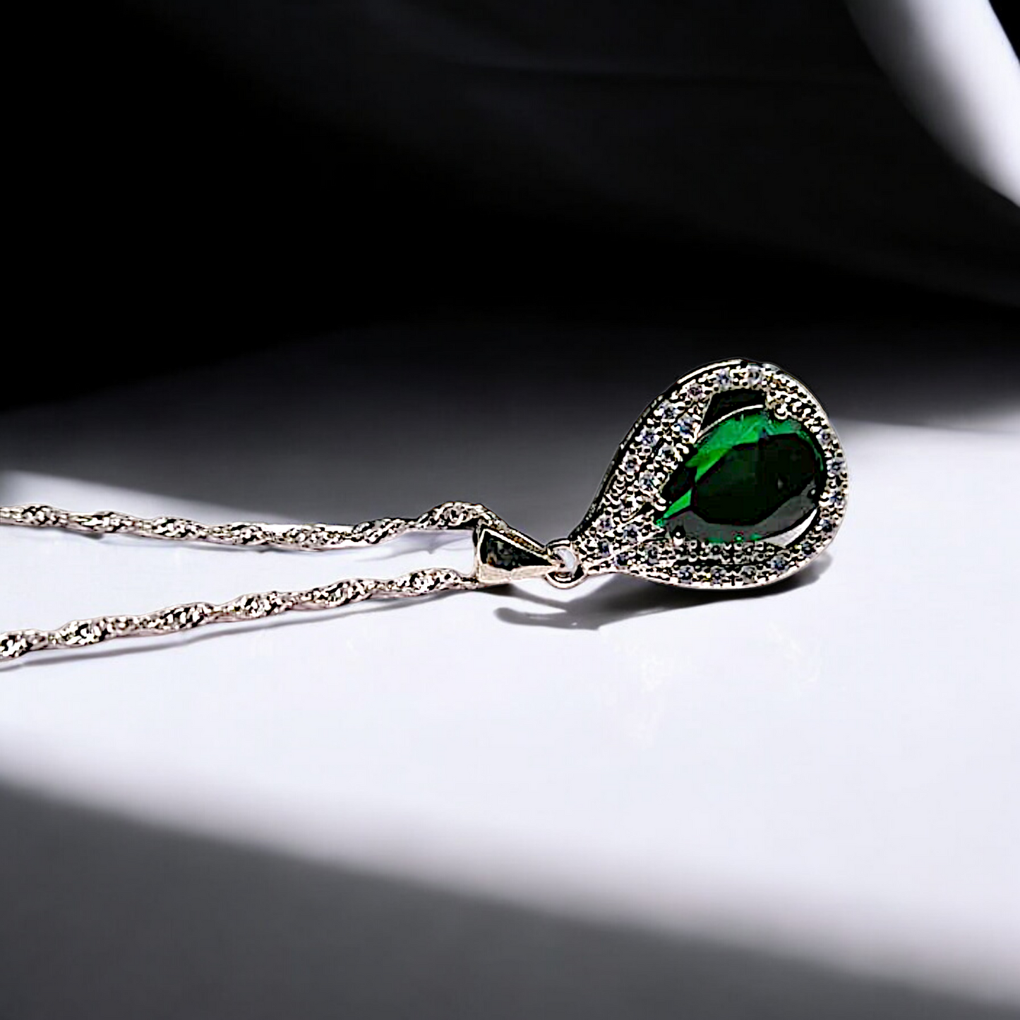 GREEN DROP PENDANT (Chain included)