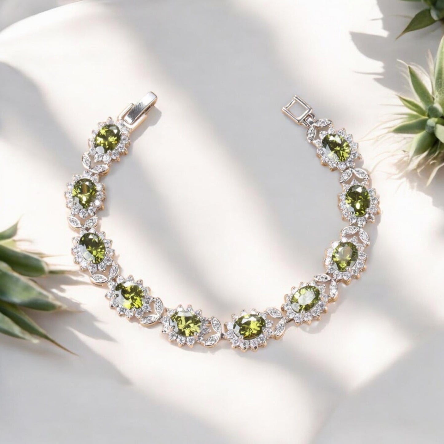 EXQUISITE OVAL OLIVE GREEN BRACELET