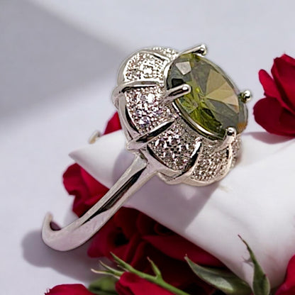 EXQUISITE OVAL OLIVE GREEN RING