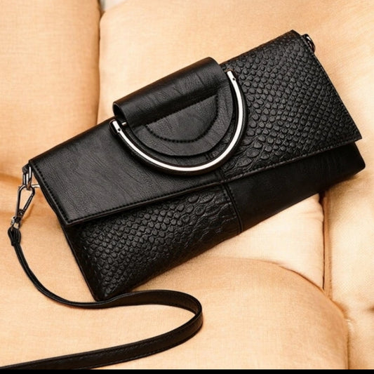 BLACK CROCODILE HANDBAG