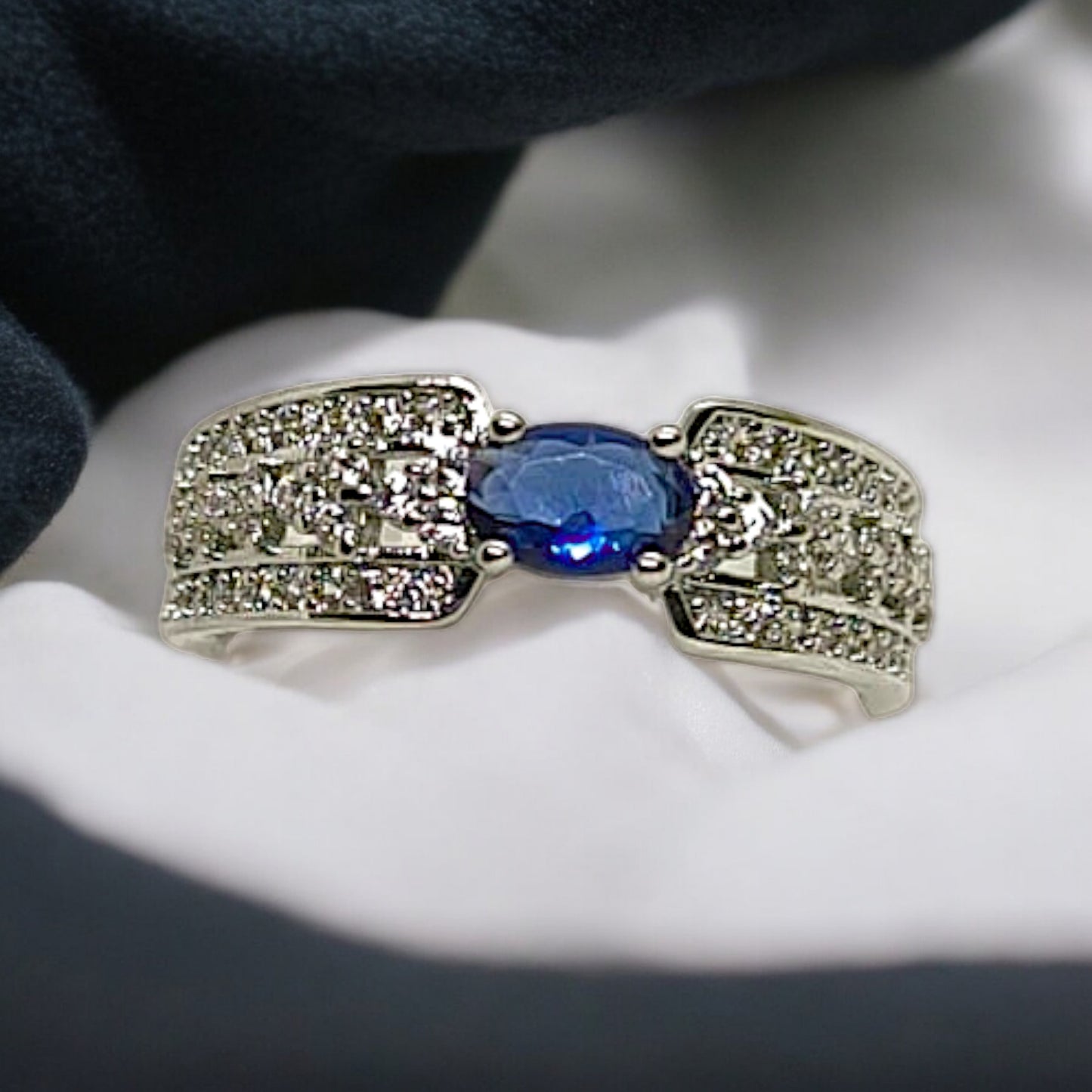 OVAL BLUE RING