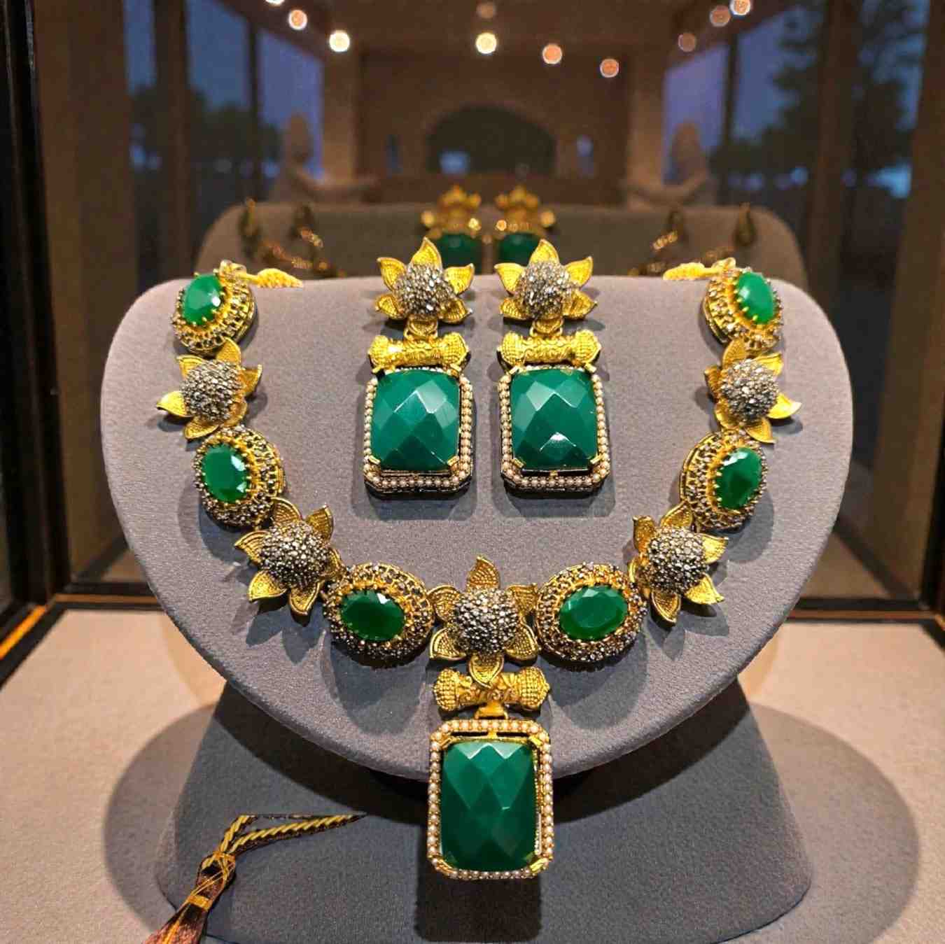 TURKISH GREEN NECKLACE