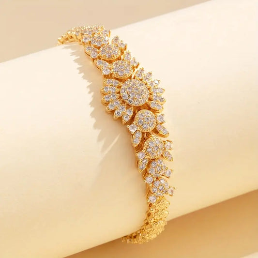 FEMININE GOLD BRACELET