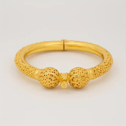 BALL CUFF BRACELET