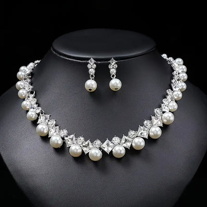 CLASSIC PEARL NECKLACE